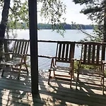 Upea Miljoeoe Saimaalla, Tilava Talo Ja Saunamoekki Villa Joensuu