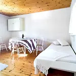 Upea Miljoeoe Saimaalla, Tilava Talo Ja Saunamoekki Villa Joensuu