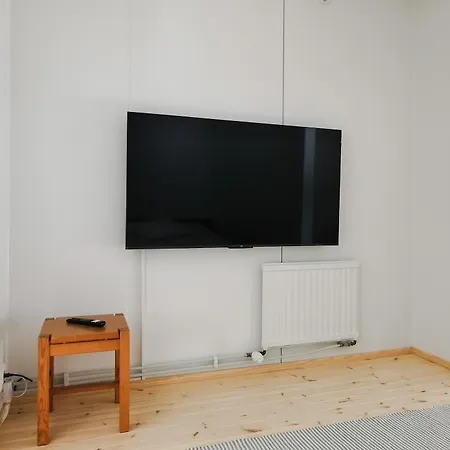 Upea Miljoeoe Saimaalla, Tilava Talo Ja Saunamoekki * يونسو