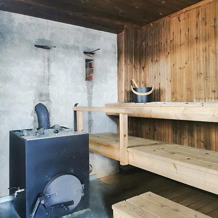 Upea Miljoeoe Saimaalla, Tilava Talo Ja Saunamoekki Villa