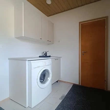 Villa Upea Miljoeoe Saimaalla, Tilava Talo Ja Saunamoekki