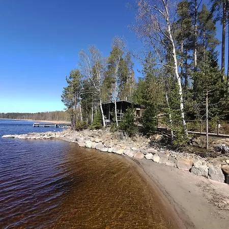 Upea Miljoeoe Saimaalla, Tilava Talo Ja Saunamoekki Joensuu
