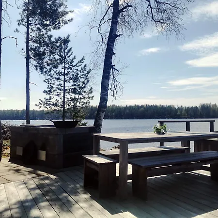 Villa Upea Miljoeoe Saimaalla, Tilava Talo Ja Saunamoekki Joensuu