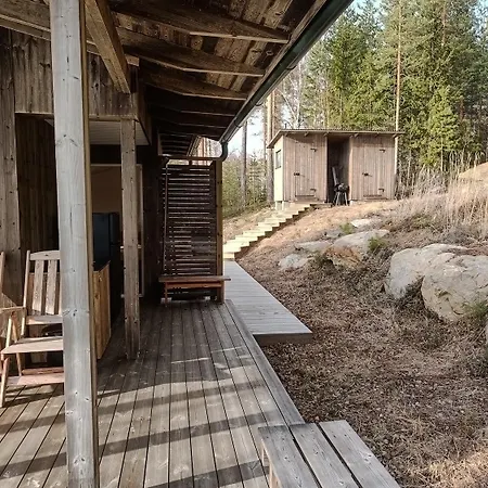 Upea Miljoeoe Saimaalla, Tilava Talo Ja Saunamoekki *