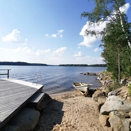 Villa Upea Miljoeoe Saimaalla, Tilava Talo Ja Saunamoekki *
