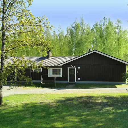 Upea Miljoeoe Saimaalla, Tilava Talo Ja Saunamoekki Вилла