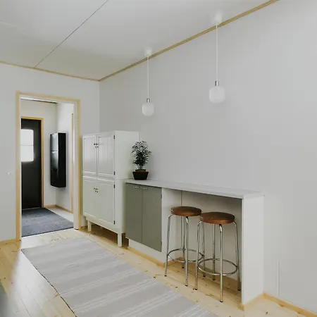 Upea Miljoeoe Saimaalla, Tilava Talo Ja Saunamoekki Joensuu
