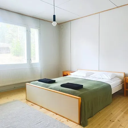 Upea Miljoeoe Saimaalla, Tilava Talo Ja Saunamoekki *