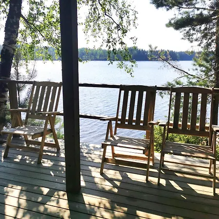 Upea Miljoeoe Saimaalla, Tilava Talo Ja Saunamoekki Йоэнсуу