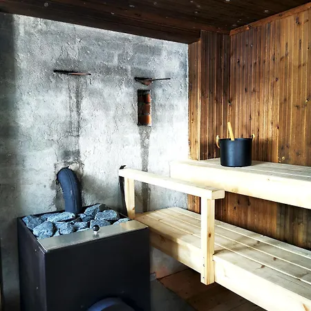 Villa Upea Miljoeoe Saimaalla, Tilava Talo Ja Saunamoekki Joensuu