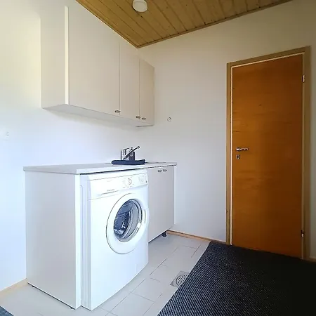 Upea Miljoeoe Saimaalla, Tilava Talo Ja Saunamoekki Villa *
