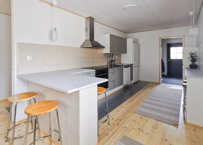 Upea Miljoeoe Saimaalla, Tilava Talo Ja Saunamoekki * Йоэнсуу