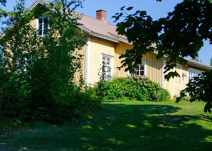 Upea Miljoeoe Saimaalla, Tilava Talo Ja Saunamoekki Вилла