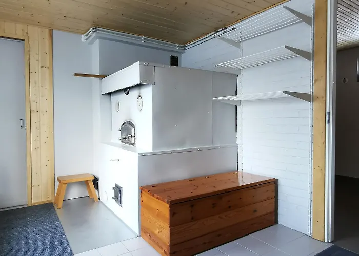 Upea Miljoeoe Saimaalla, Tilava Talo Ja Saunamoekki Йоэнсуу