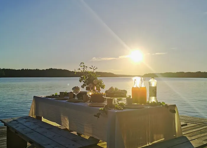 Upea Miljoeoe Saimaalla, Tilava Talo Ja Saunamoekki Вилла *